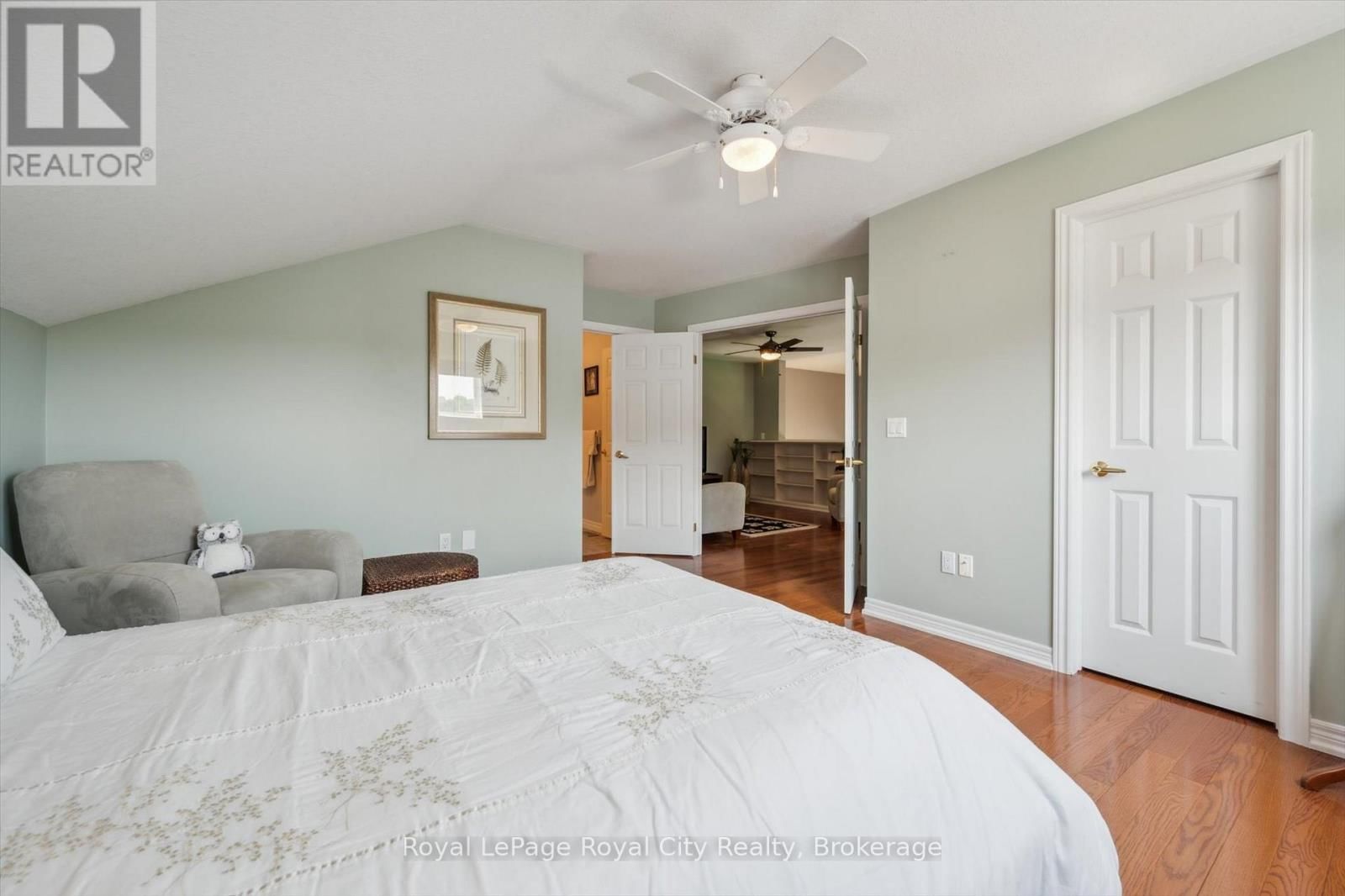 105 RIVERWALK PLACE Image 27