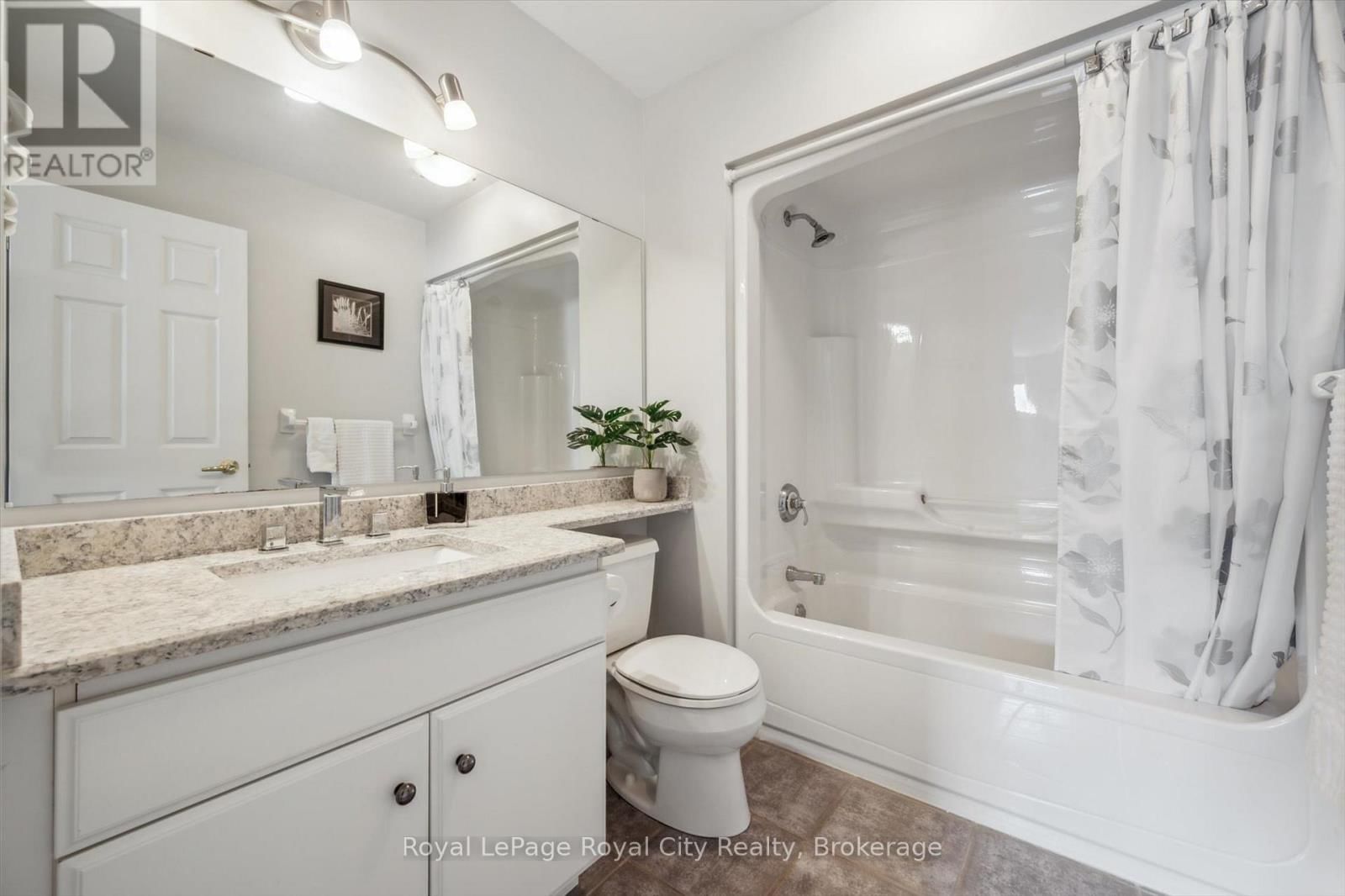 105 RIVERWALK PLACE Image 28