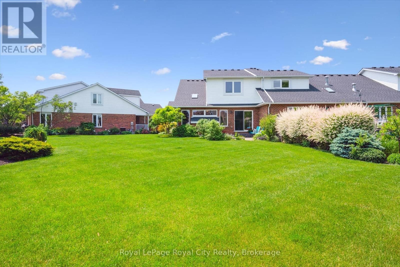 105 RIVERWALK PLACE Image 32