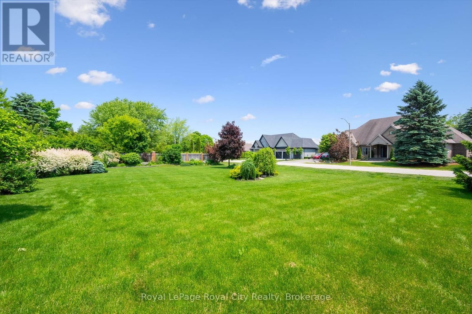 105 RIVERWALK PLACE Image 37