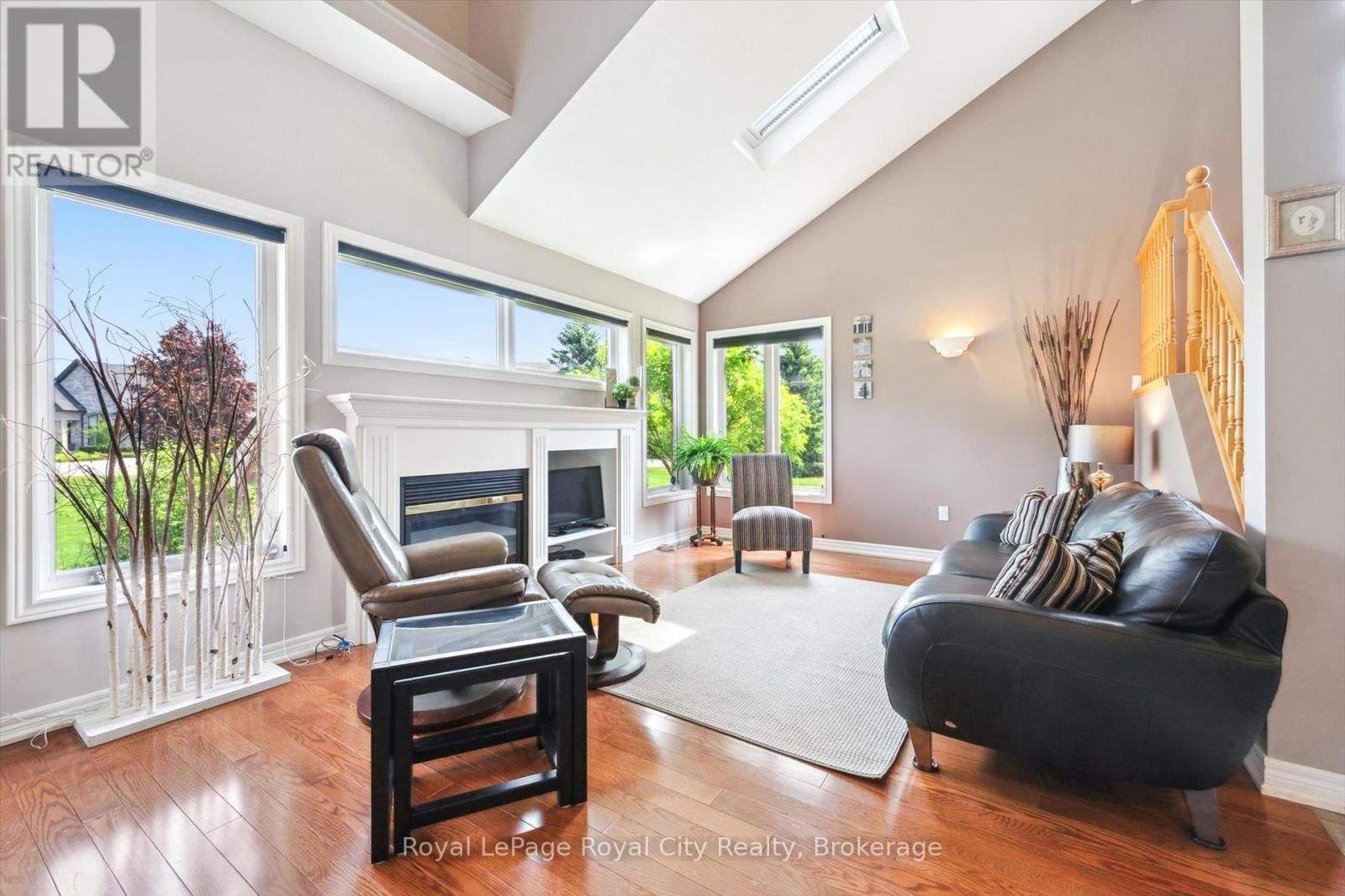 105 RIVERWALK PLACE Image 6