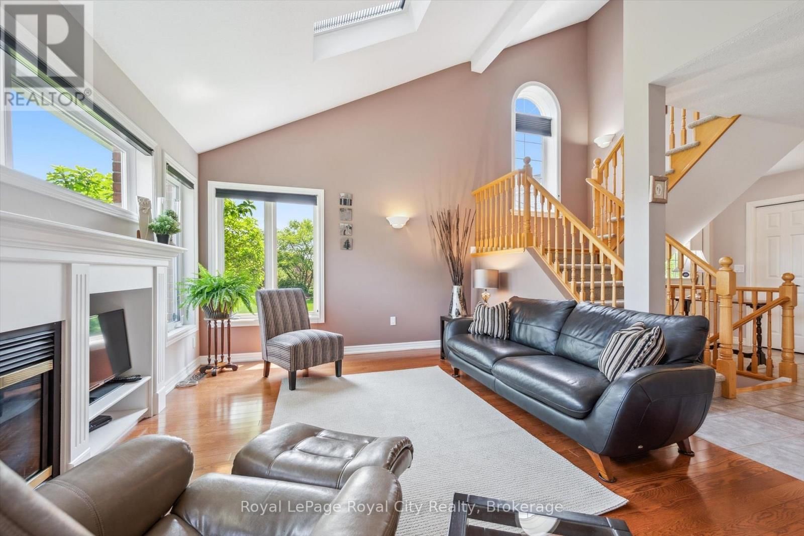 105 RIVERWALK PLACE Image 8