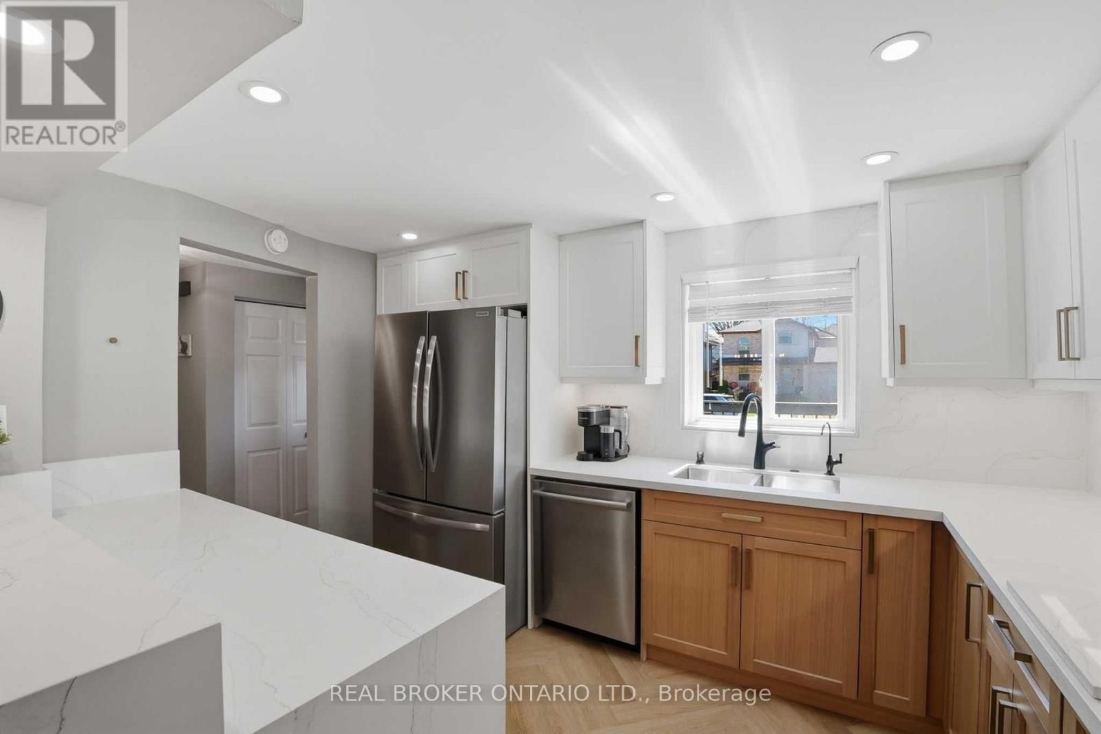 102 IRONSTONE DRIVE Image 11