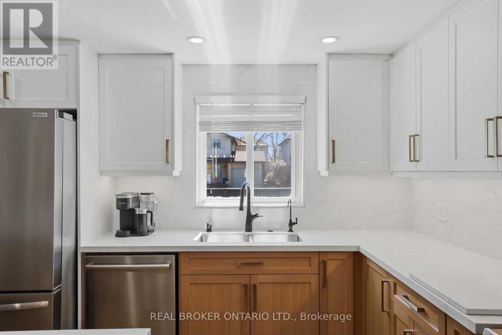 102 IRONSTONE DRIVE Image 12