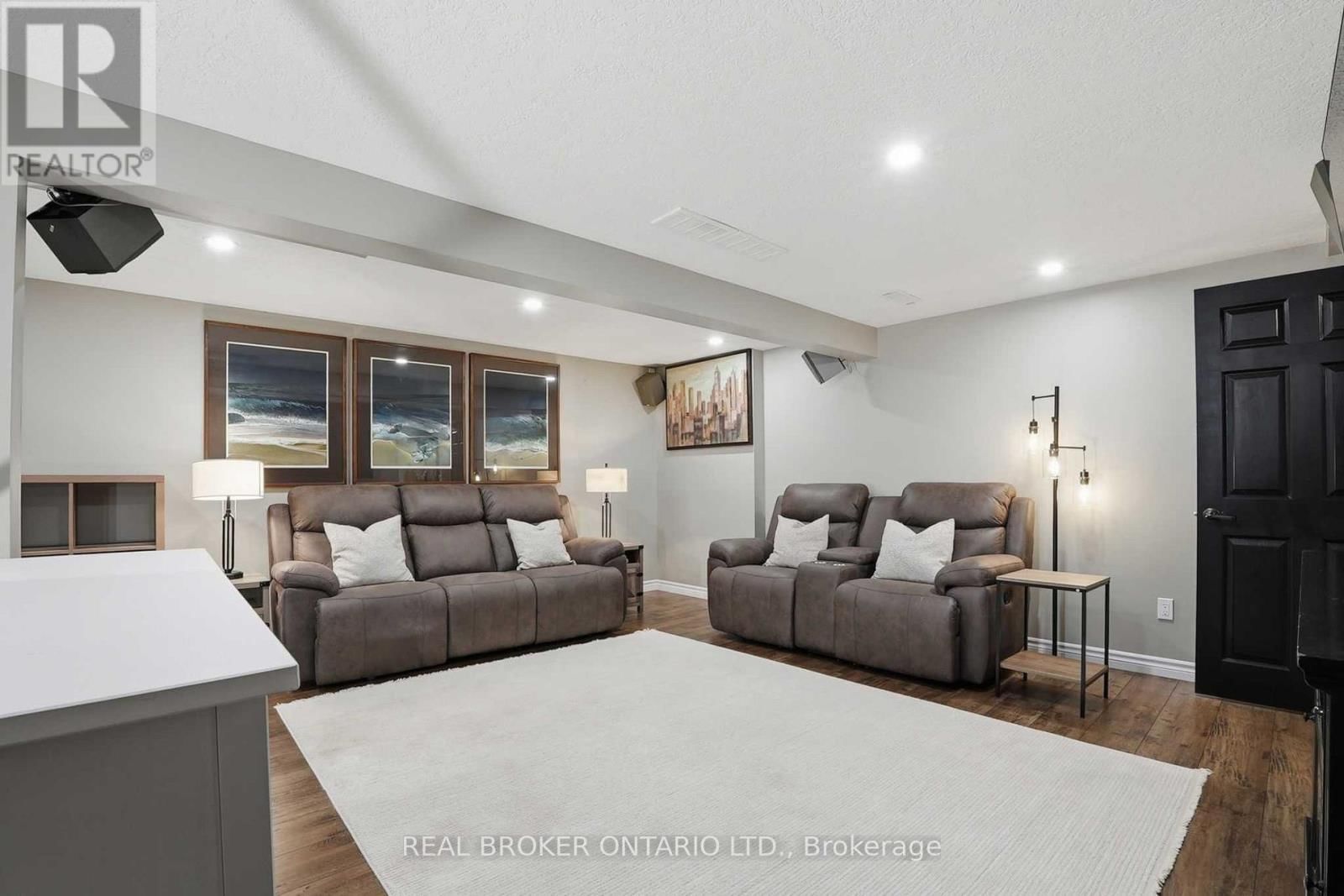 102 IRONSTONE DRIVE Image 26