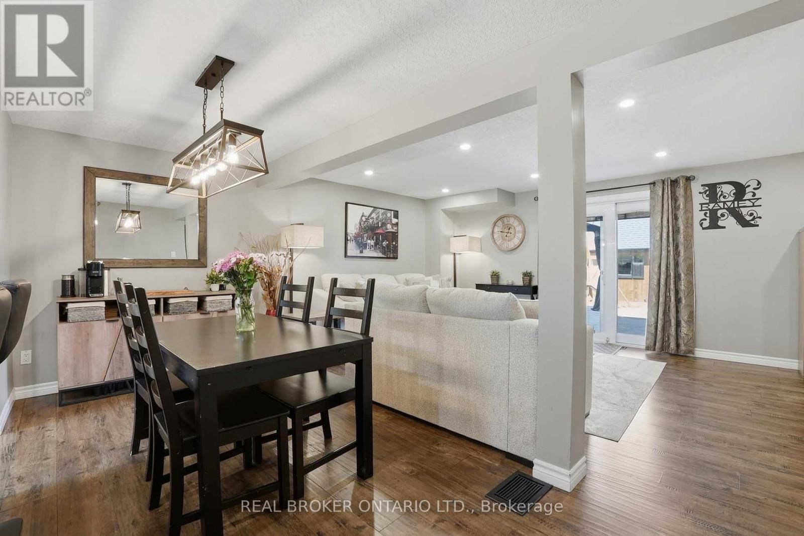 102 IRONSTONE DRIVE Image 8