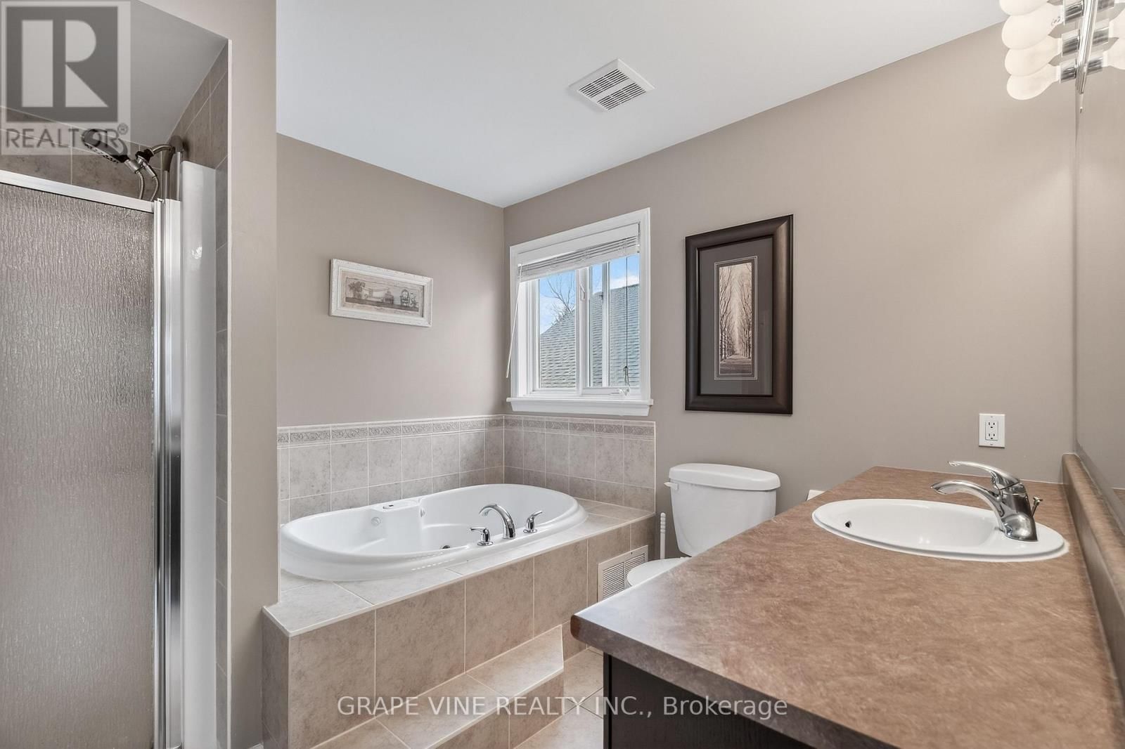 103 ROWALLEN PLACE Image 32