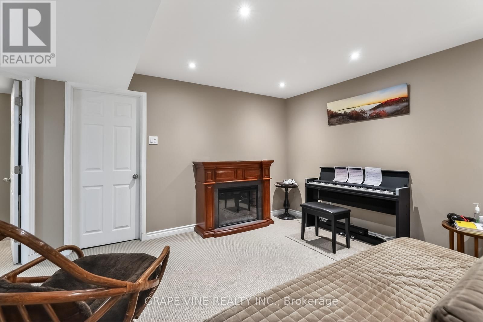 103 ROWALLEN PLACE Image 41