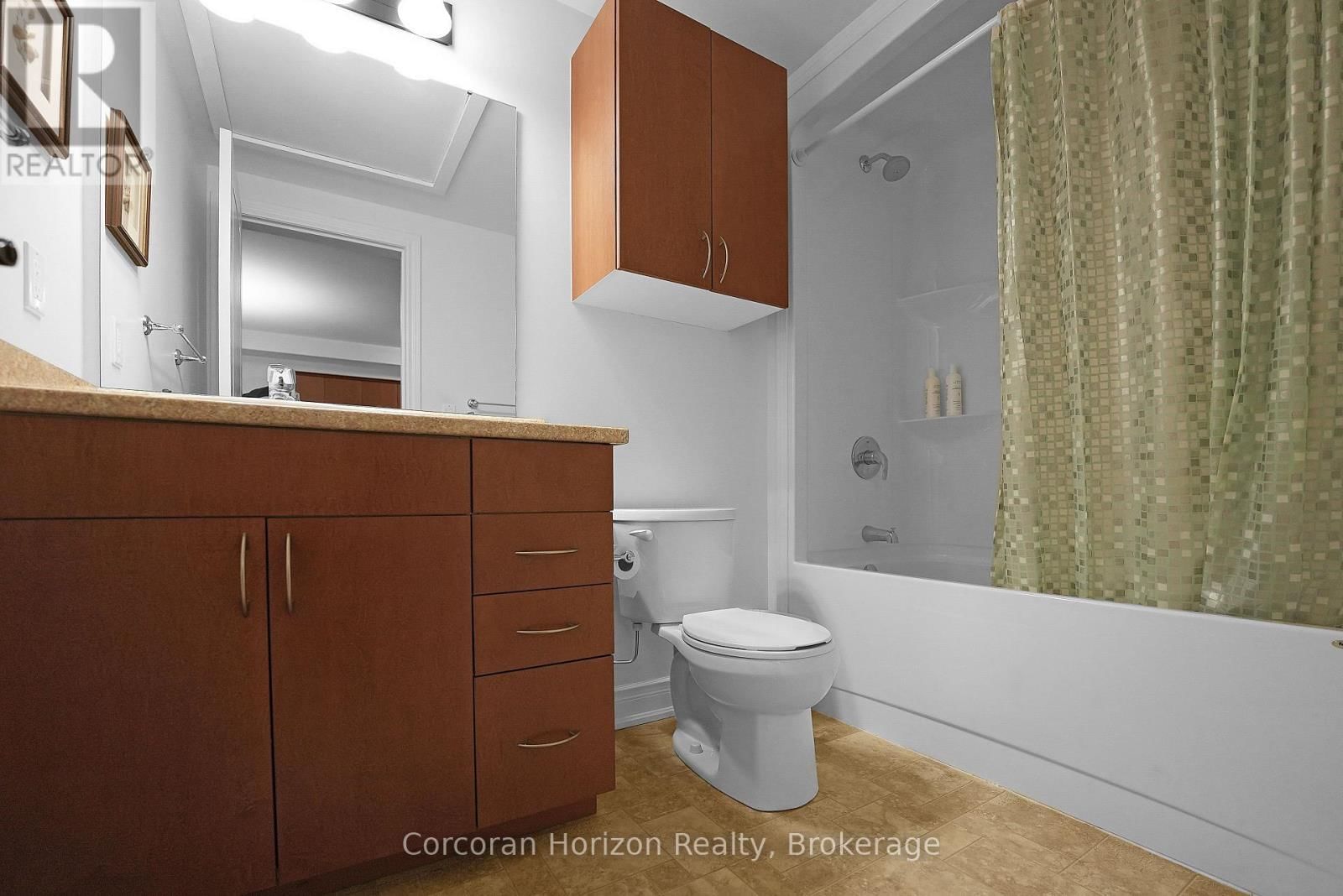 103 - 4 LAKE AVENUE Image 31