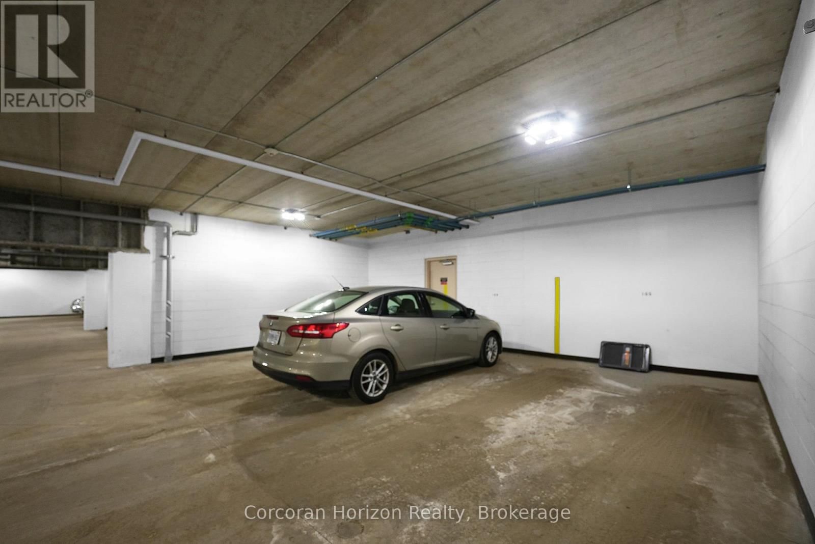 103 - 4 LAKE AVENUE Image 35