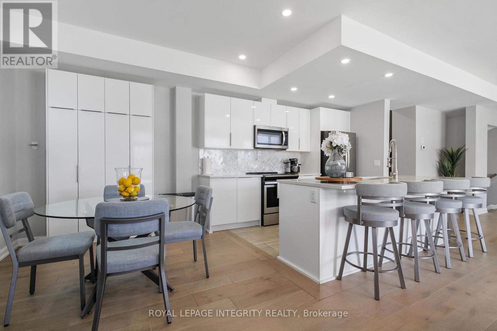 2722 DRAPER AVENUE Image 16