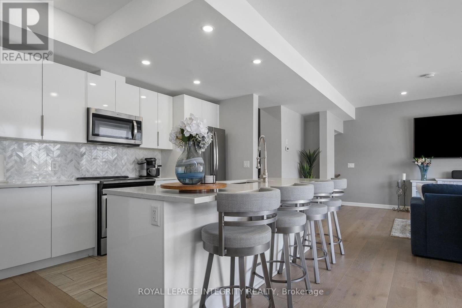 2722 DRAPER AVENUE Image 19