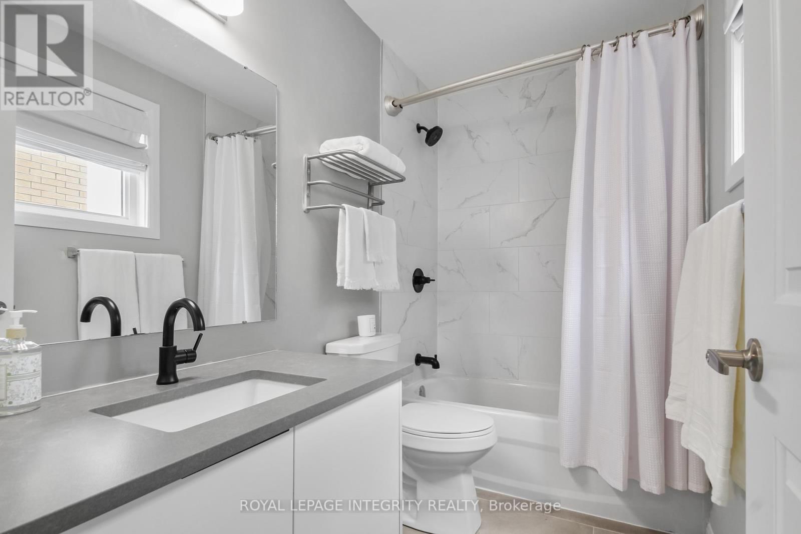 2722 DRAPER AVENUE Image 32