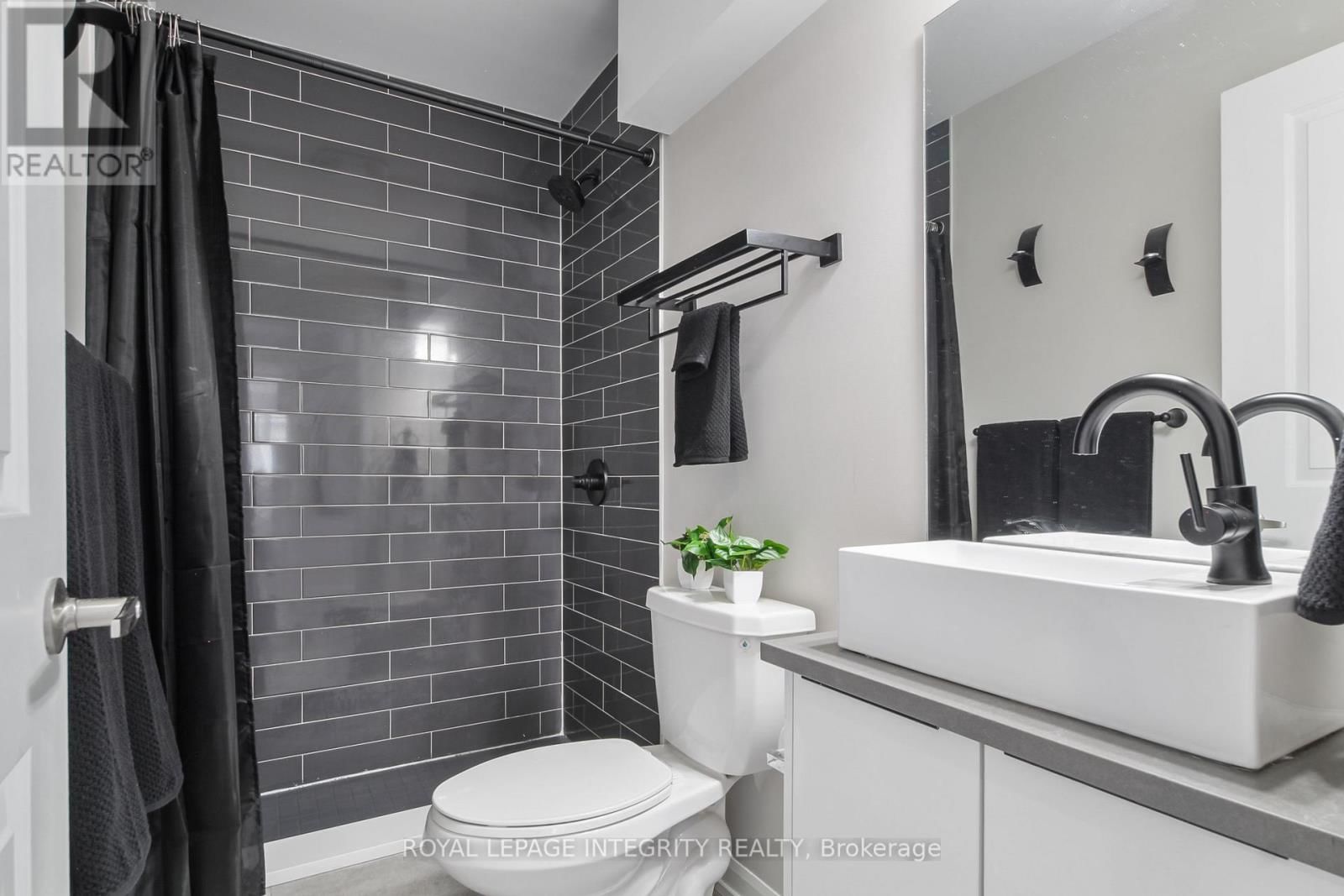 2722 DRAPER AVENUE Image 33