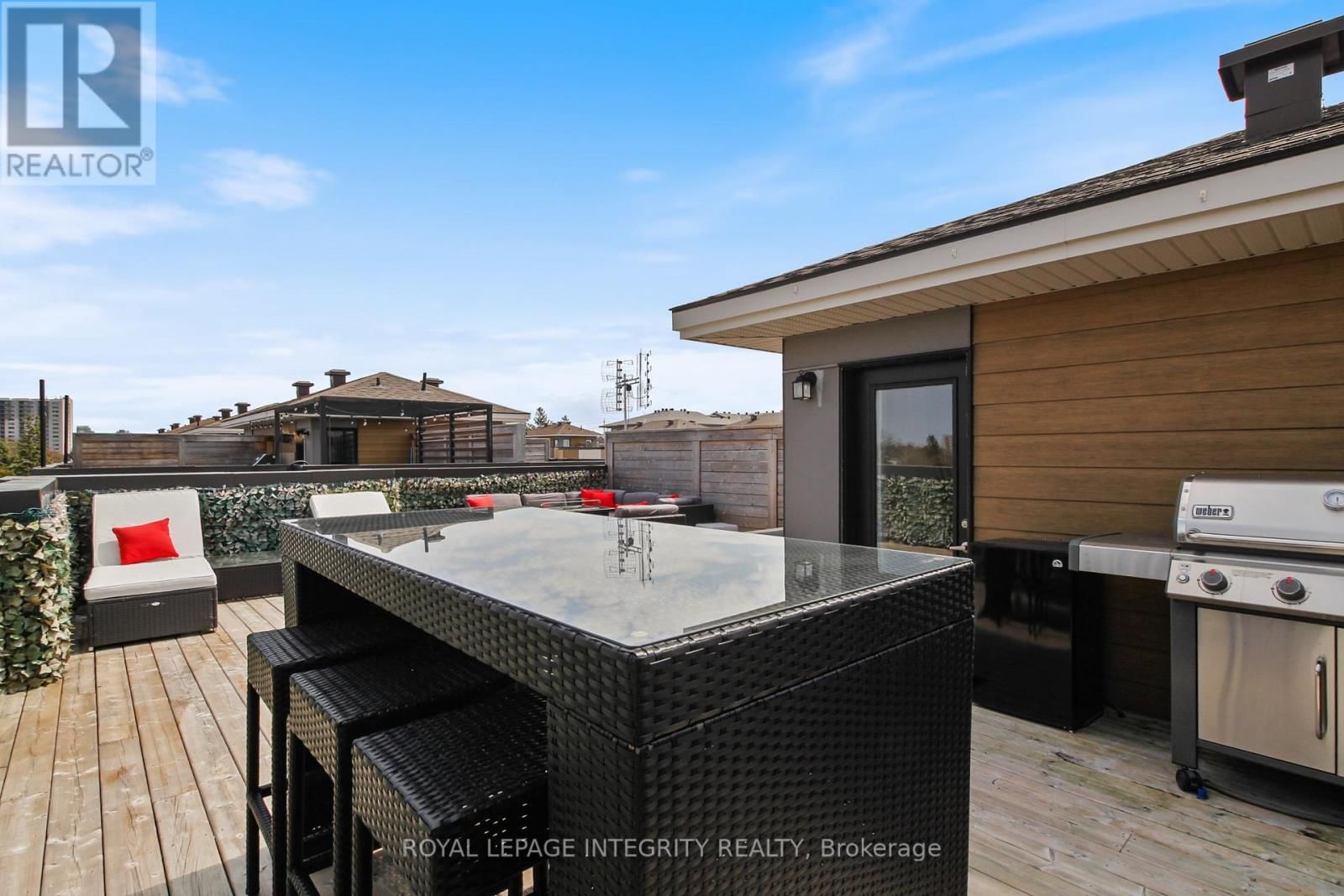 2722 DRAPER AVENUE Image 37