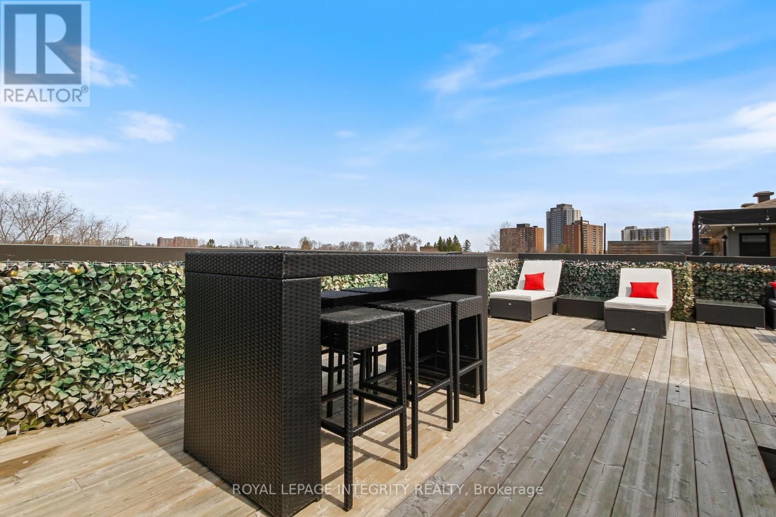 2722 DRAPER AVENUE Image 38