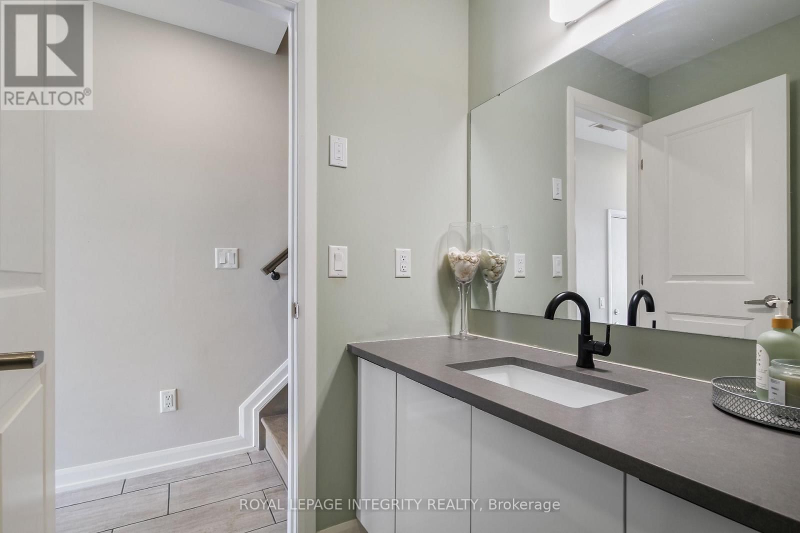 2722 DRAPER AVENUE Image 7