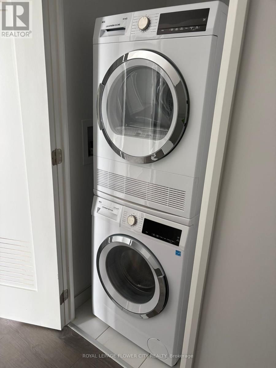 2714 - 75 JAMES STREET Image 8