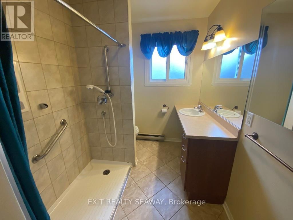 1311 WALTON STREET Image 13