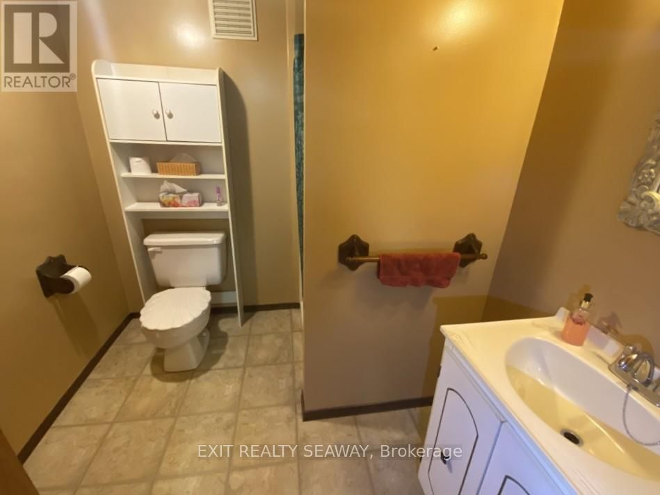 1311 WALTON STREET Image 19