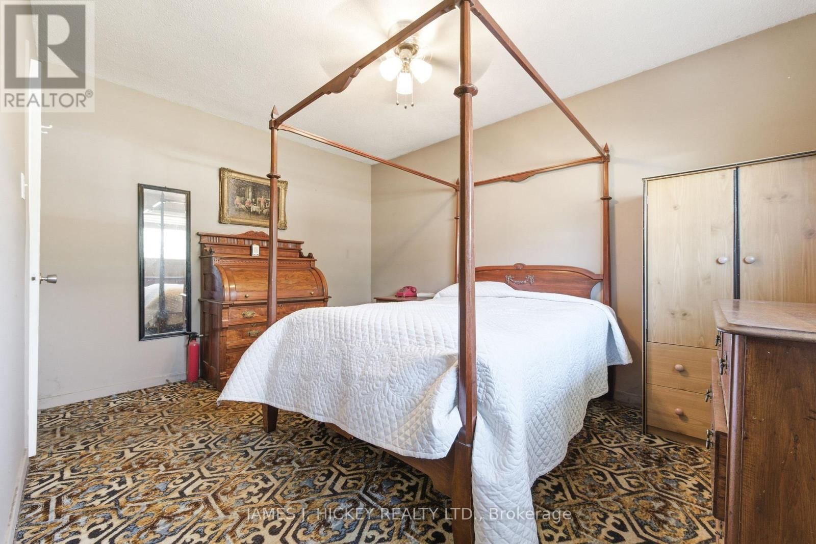 38 BEACH AVENUE Image 20