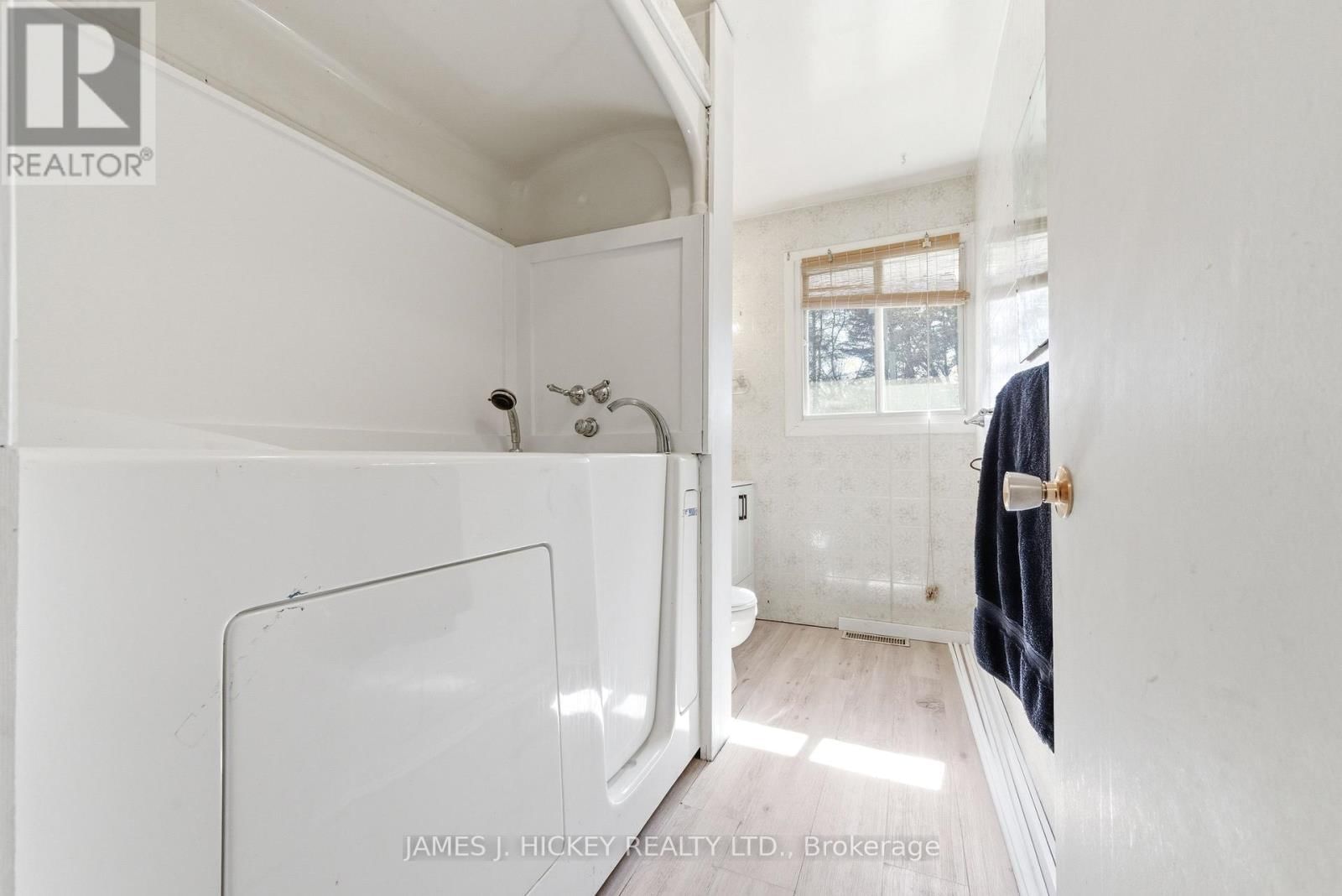 38 BEACH AVENUE Image 24