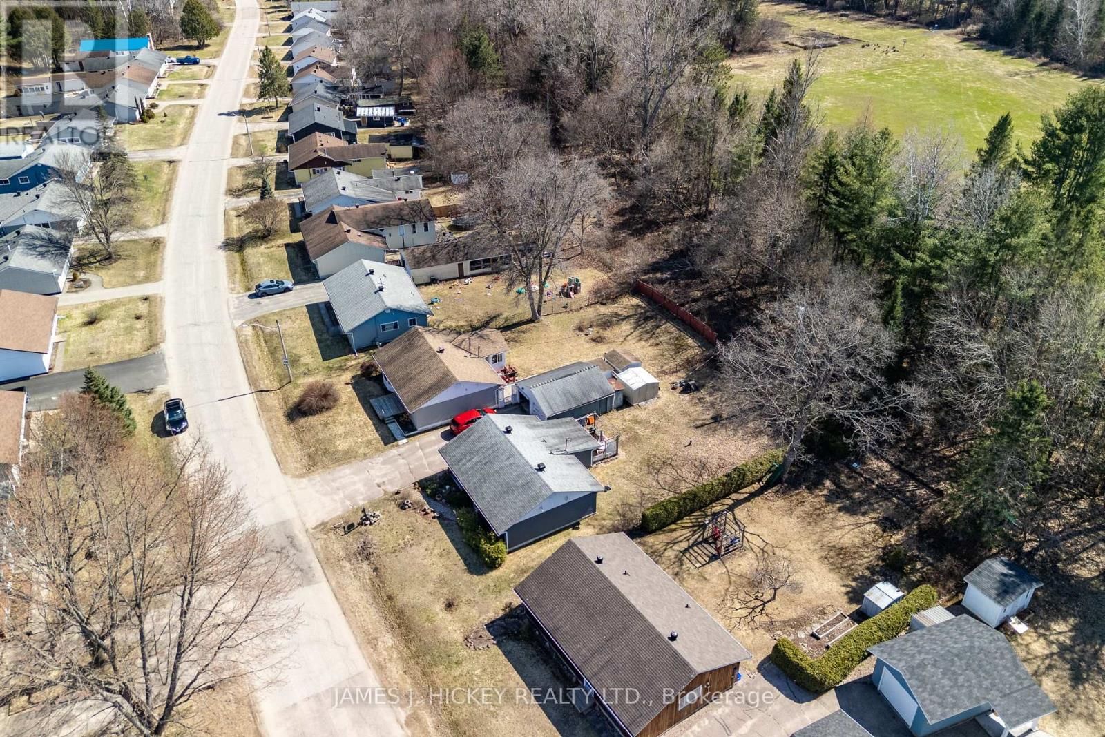 38 BEACH AVENUE Image 32