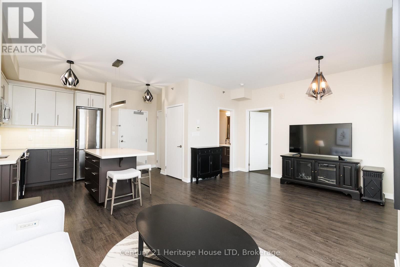 402 - 520 NORTH SERVICE ROAD Image 11