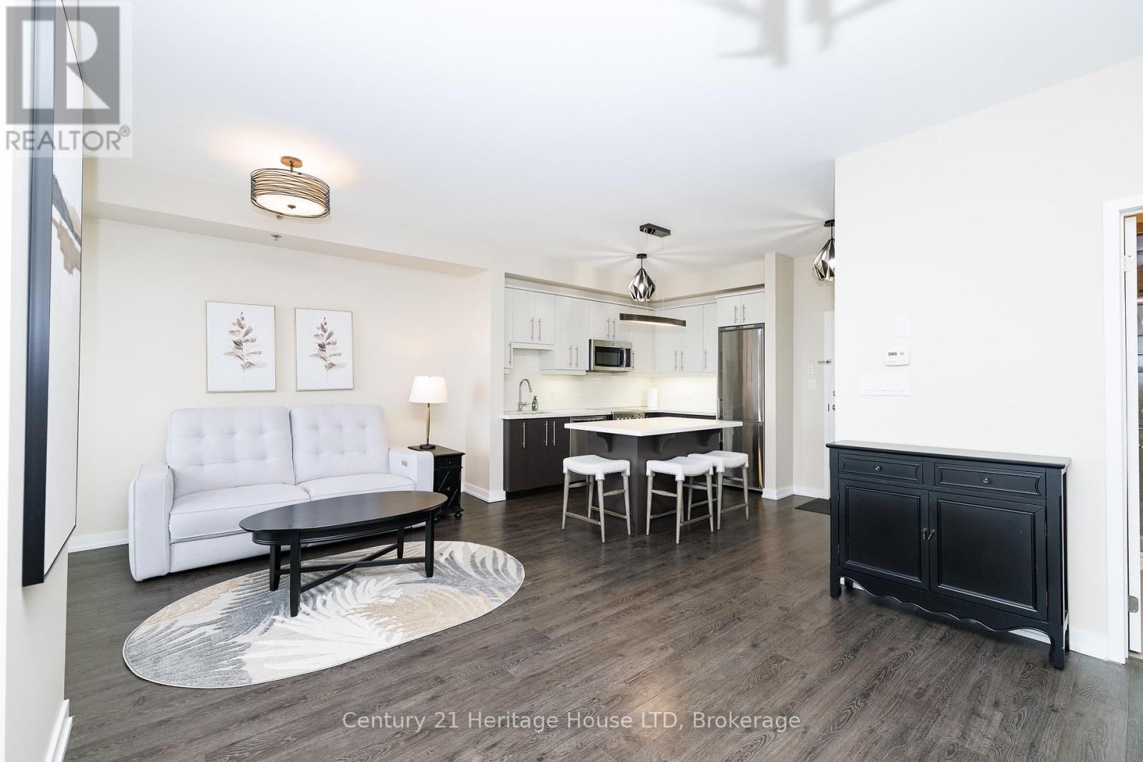 402 - 520 NORTH SERVICE ROAD Image 12