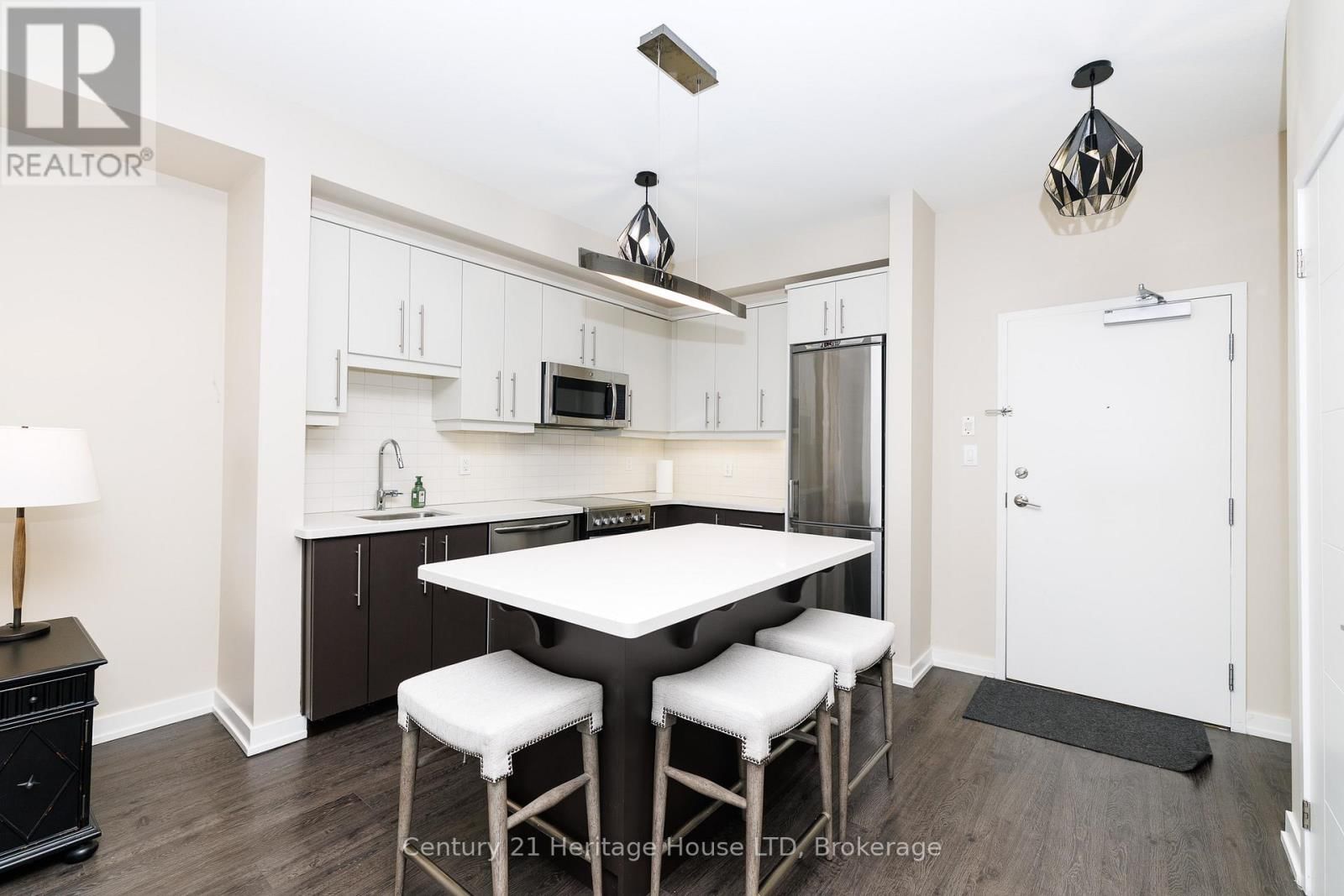 402 - 520 NORTH SERVICE ROAD Image 8