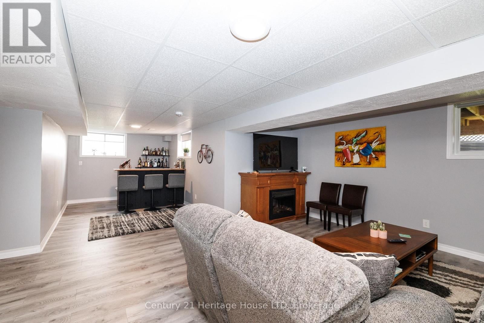 390 HUMMEL CRESCENT Image 26