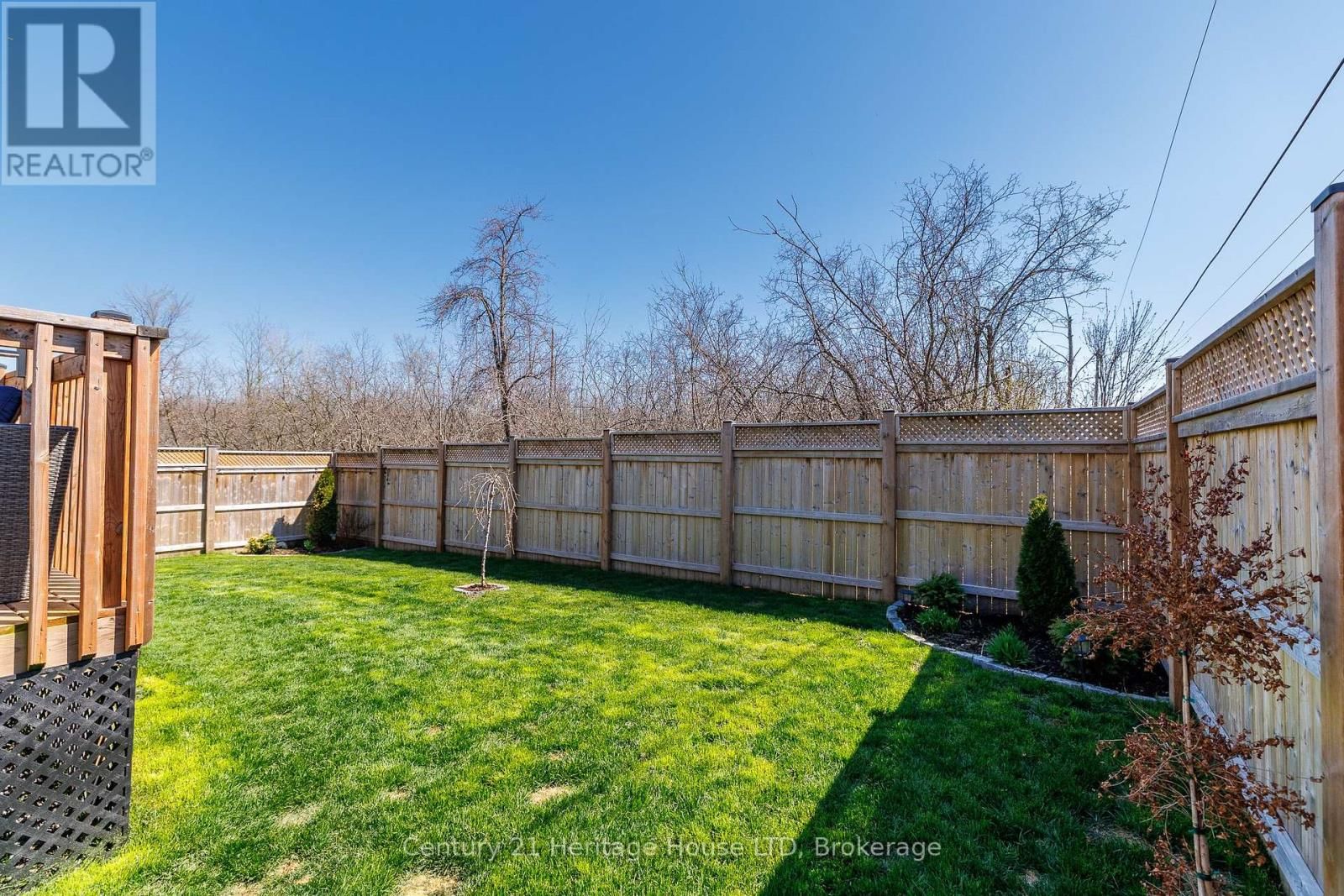 390 HUMMEL CRESCENT Image 37