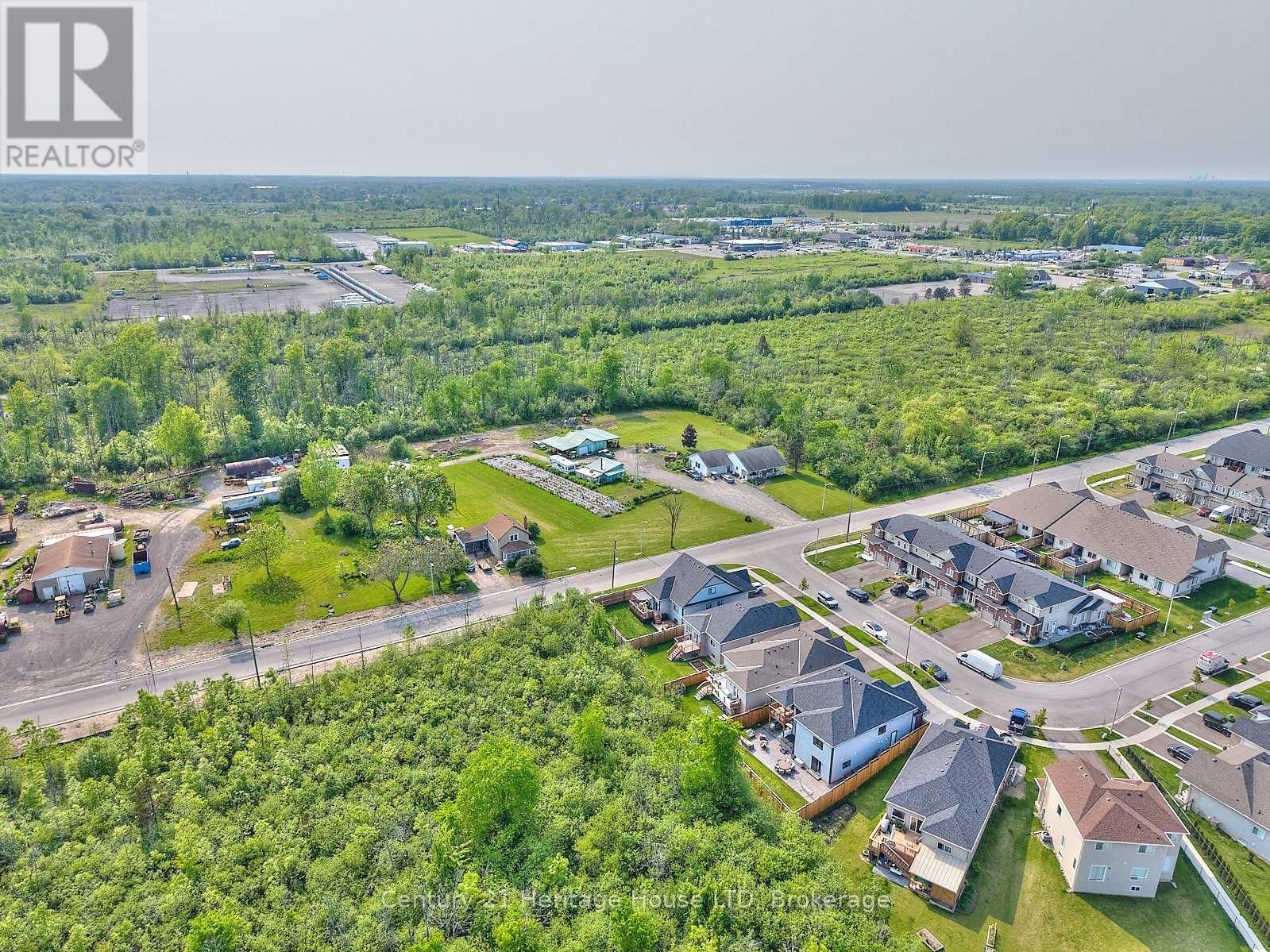 390 HUMMEL CRESCENT Image 42