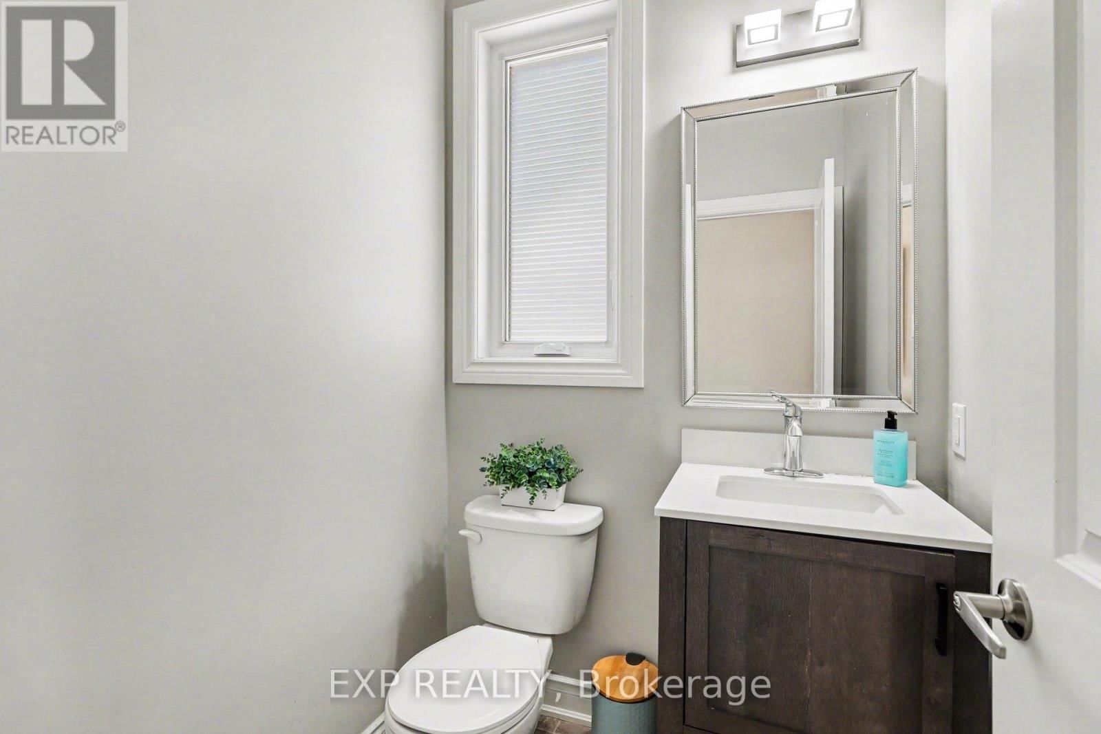 860 OAT STRAW WAY Image 10