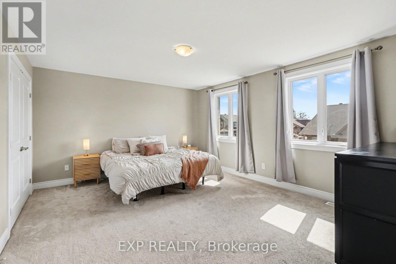 860 OAT STRAW WAY Image 11