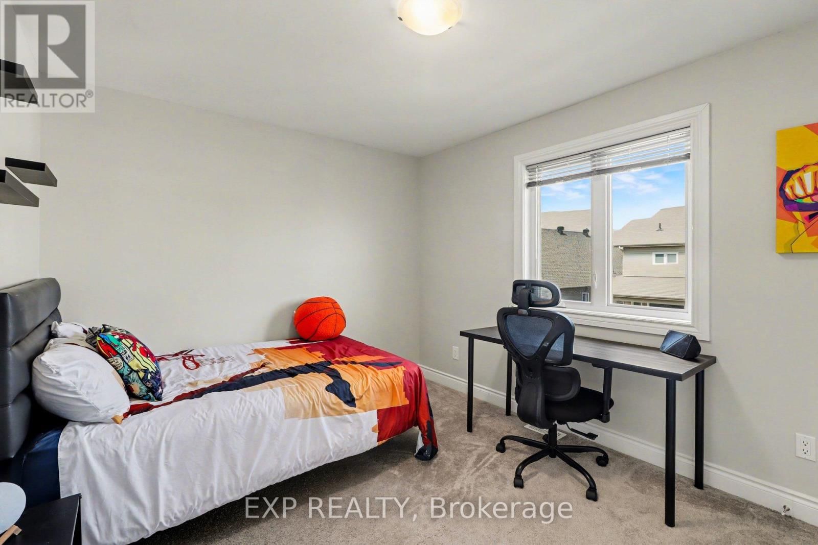 860 OAT STRAW WAY Image 17