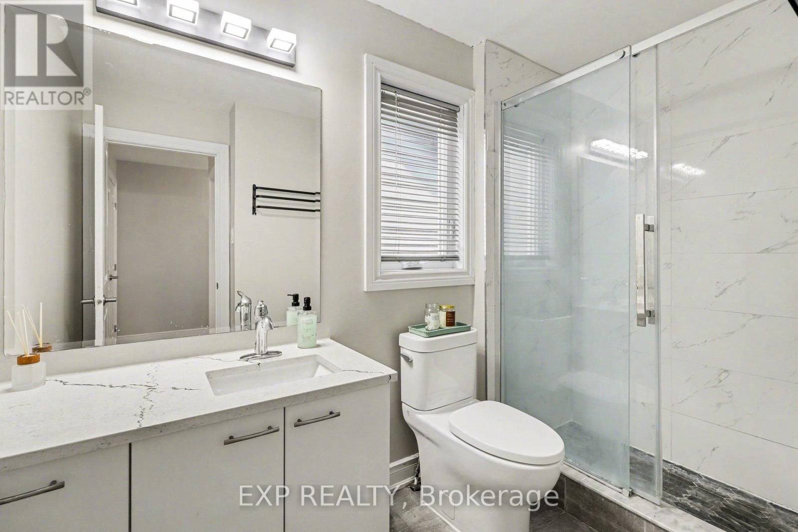 860 OAT STRAW WAY Image 19