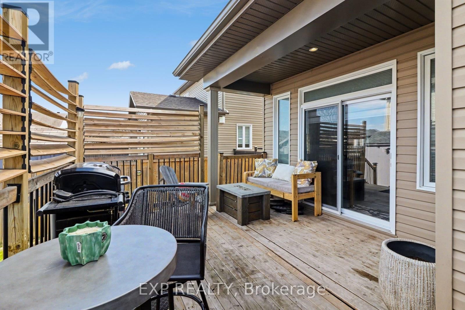 860 OAT STRAW WAY Image 27