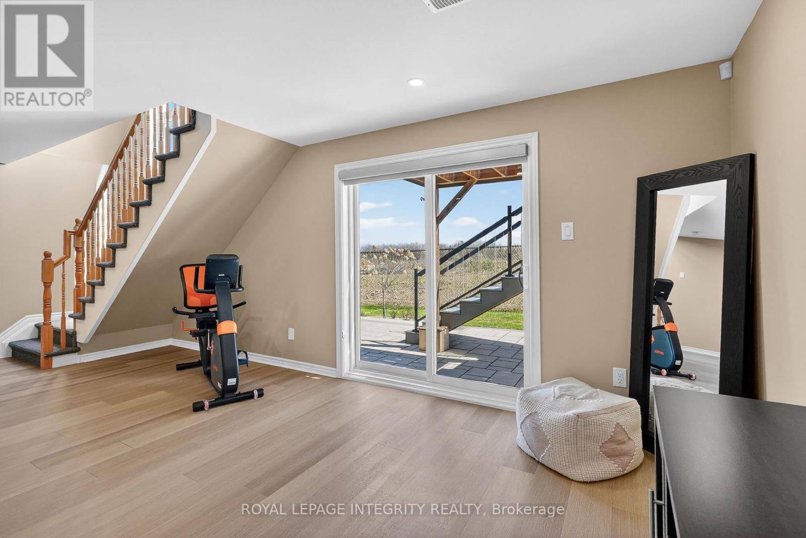 724 PARADE DRIVE Image 38