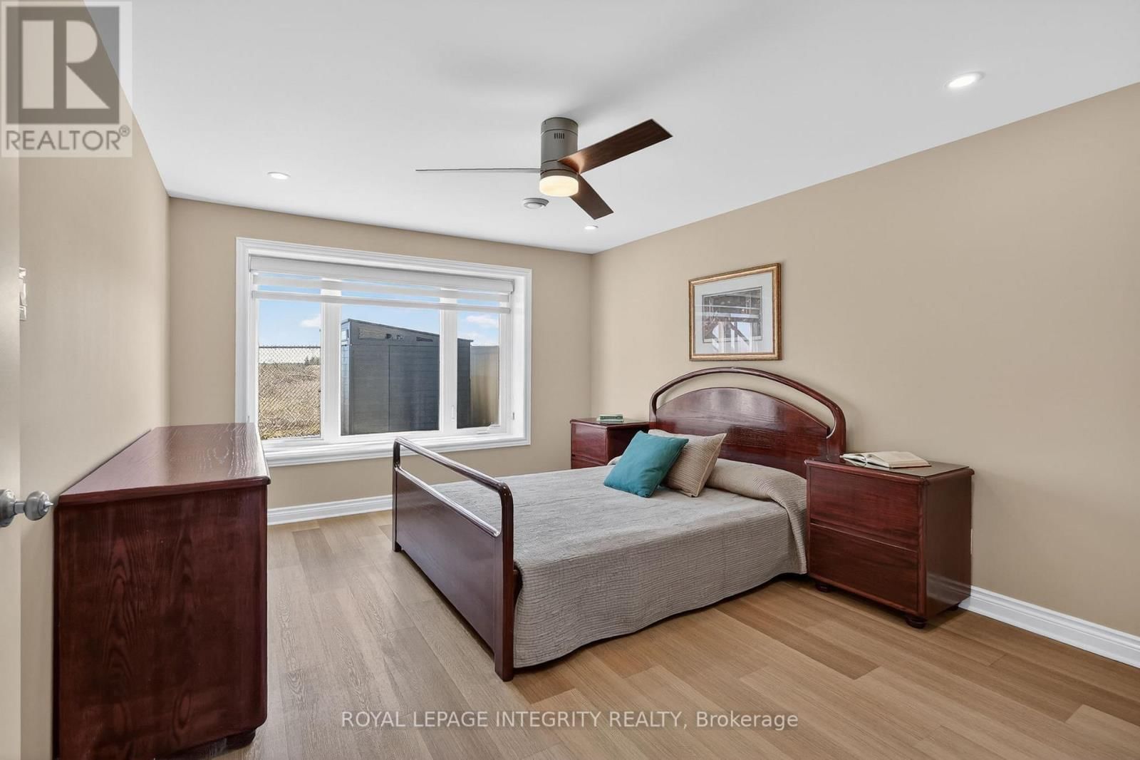 724 PARADE DRIVE Image 39