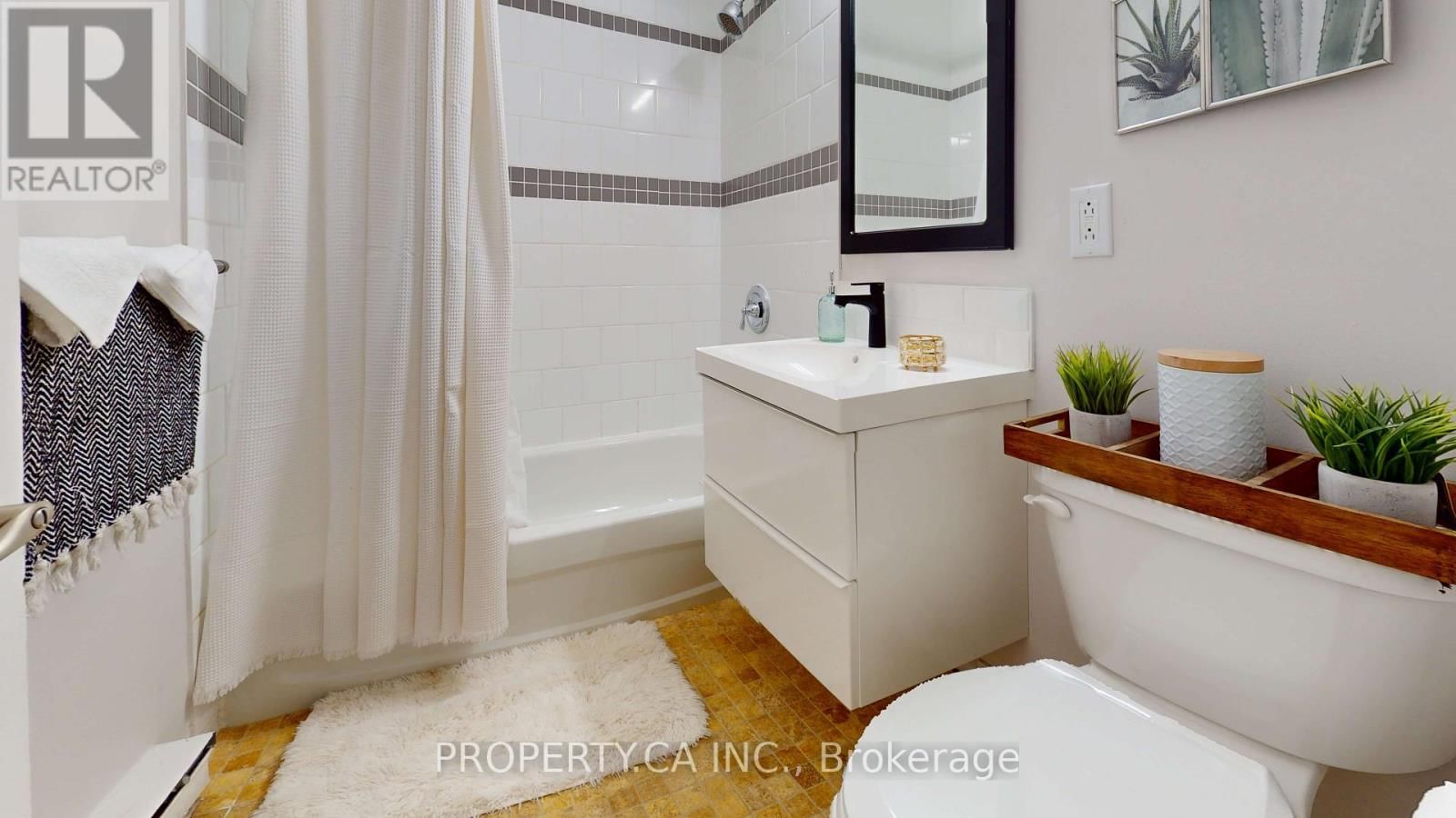 5 - 610 GEORGE STREET NORTH Image 12