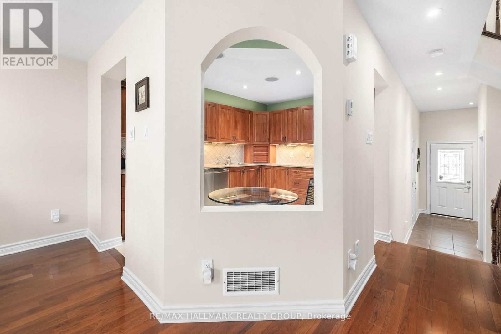 548 LANGELIER AVENUE Image 12