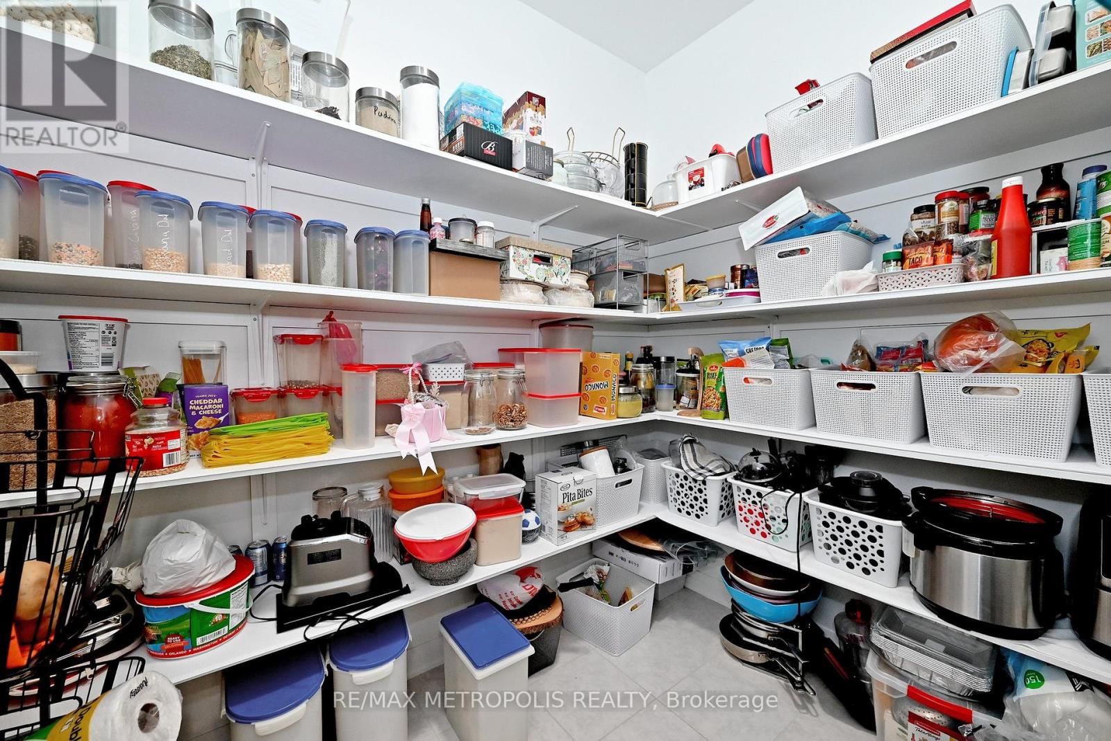 14 JENNER DRIVE Image 10