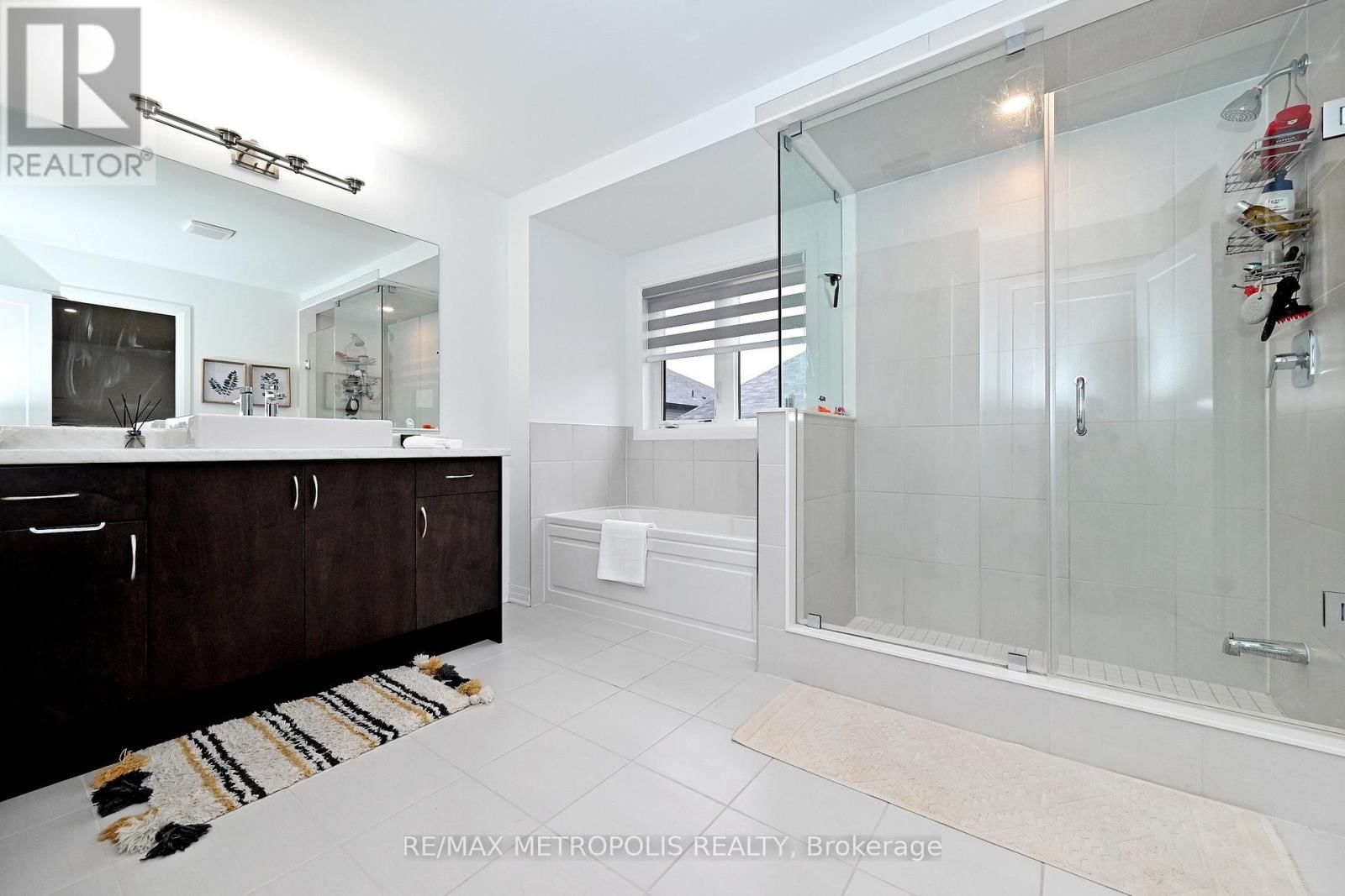 14 JENNER DRIVE Image 18