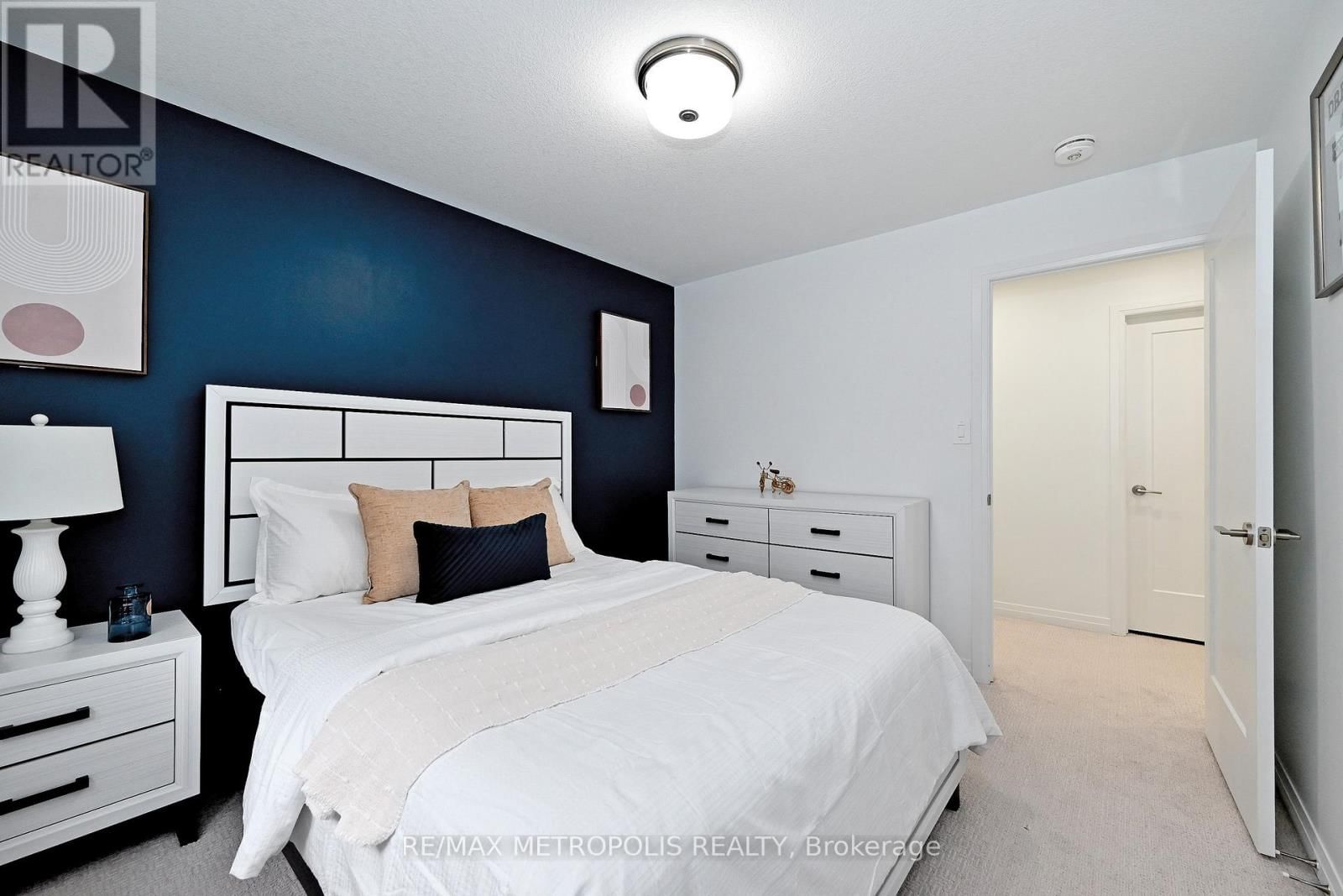 14 JENNER DRIVE Image 20