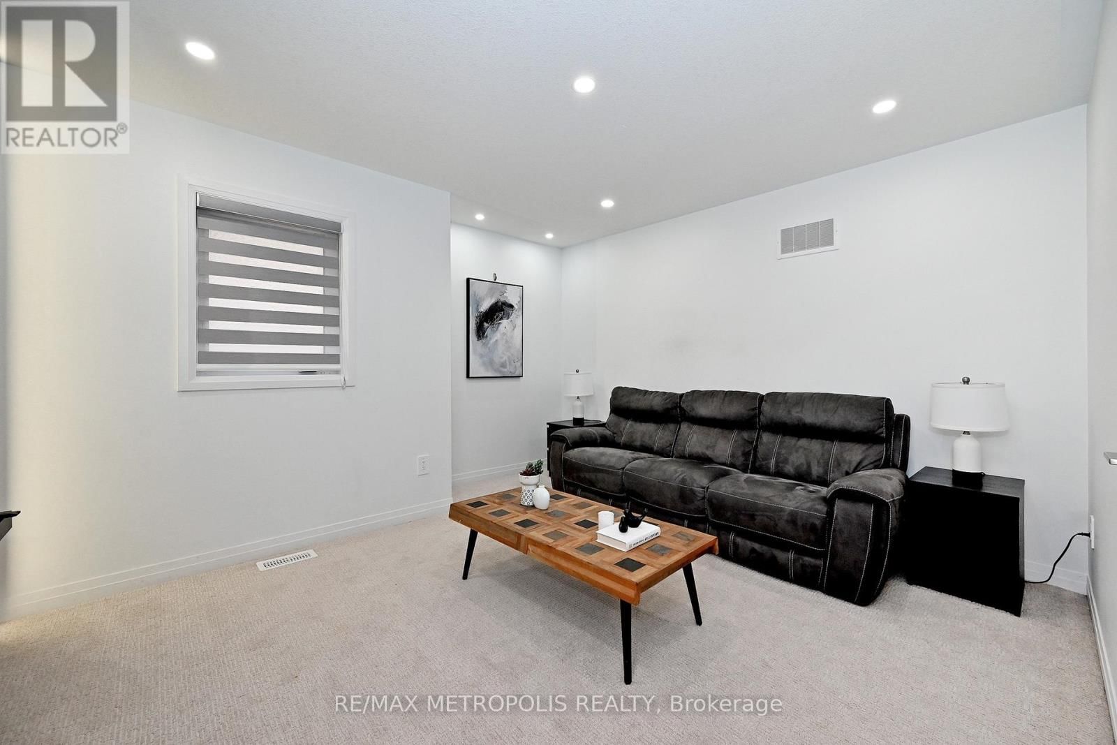 14 JENNER DRIVE Image 21