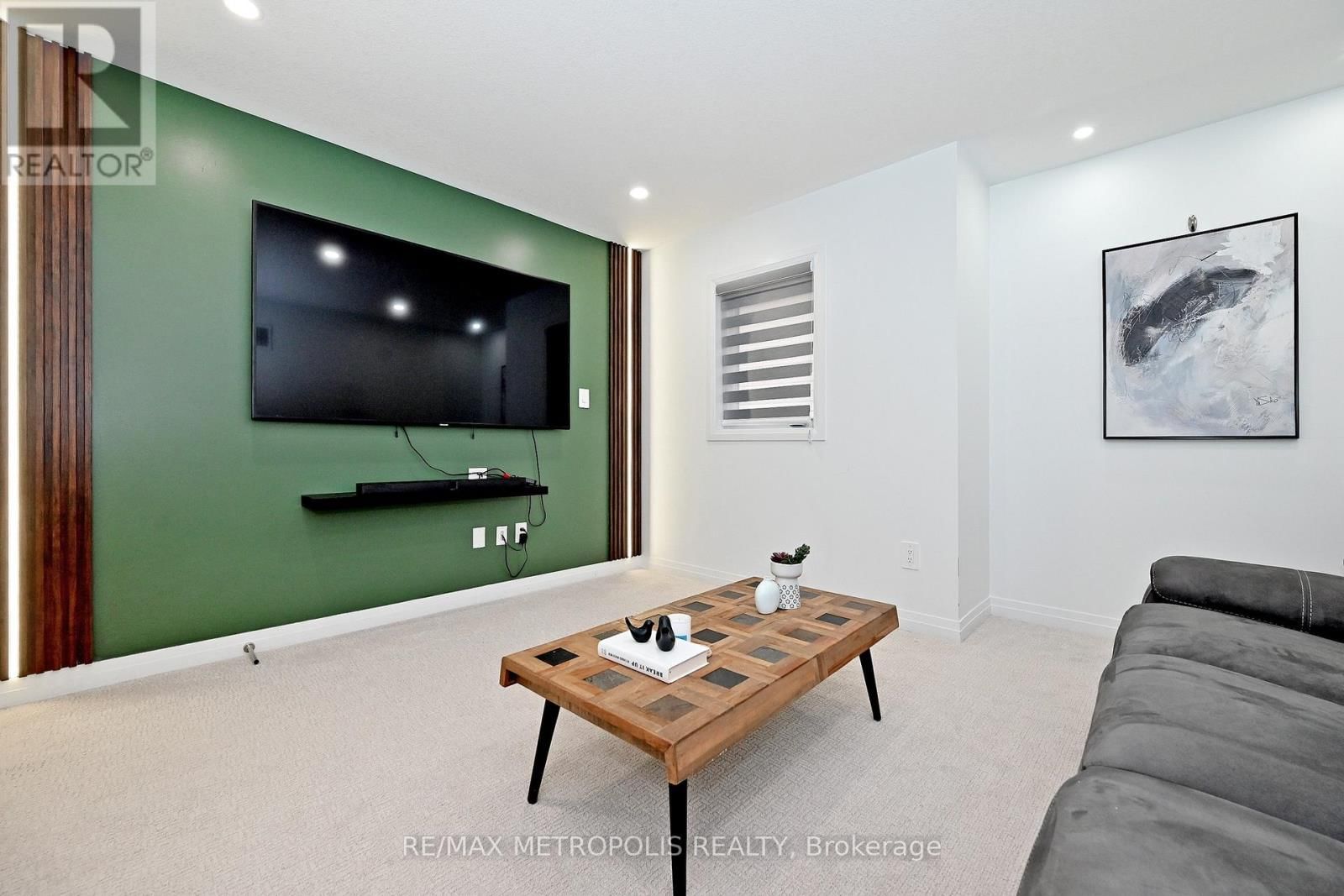 14 JENNER DRIVE Image 22