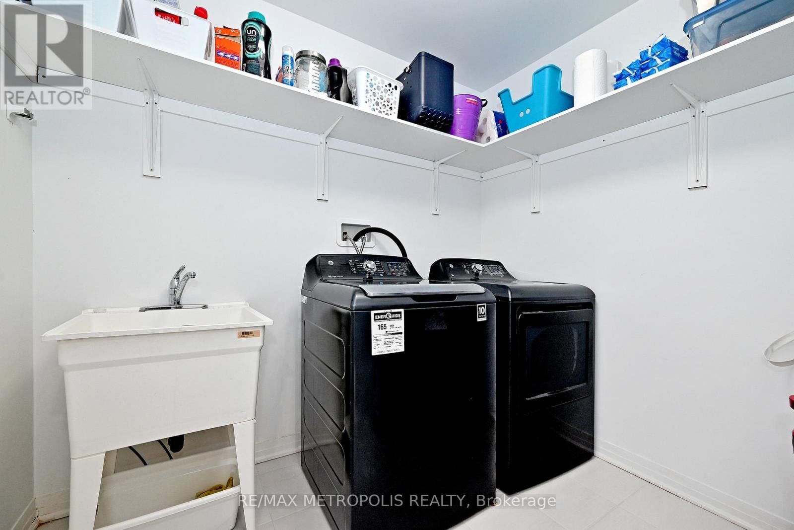 14 JENNER DRIVE Image 28