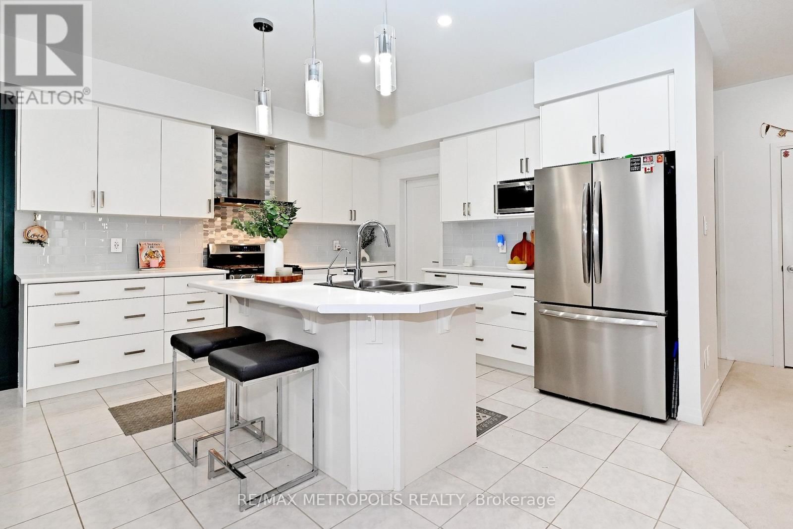 14 JENNER DRIVE Image 8