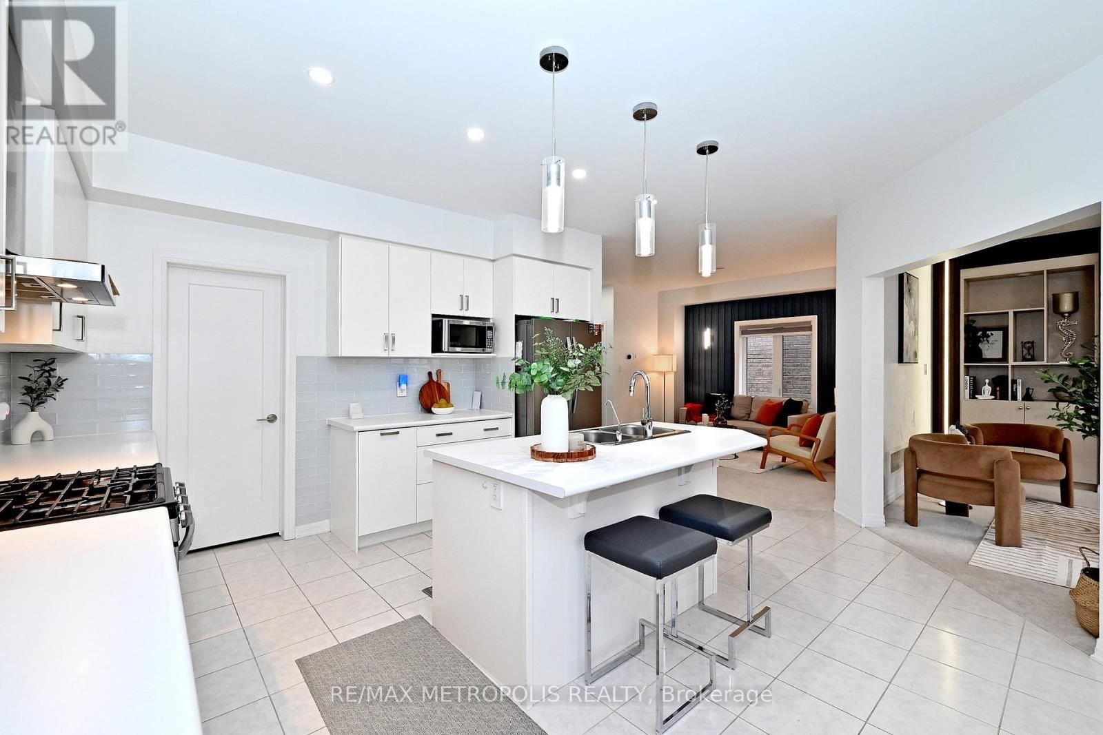 14 JENNER DRIVE Image 9